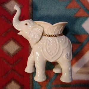 LENOX PORCELAIN IVORY 24KGOLD ELEPHANT CANDLE HLDR